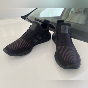 Men’s ADIDAS Swift Run Shoes 12